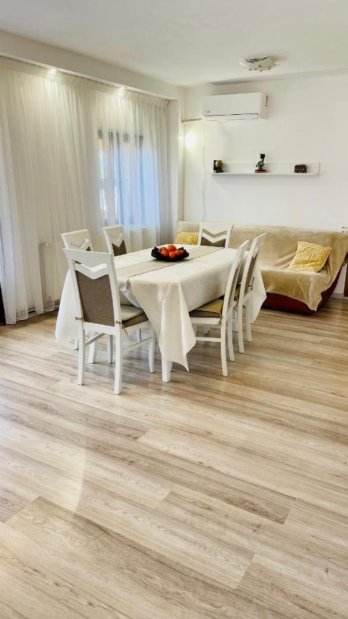 Leto House Lägenhet Târgu Jiu Exteriör bild