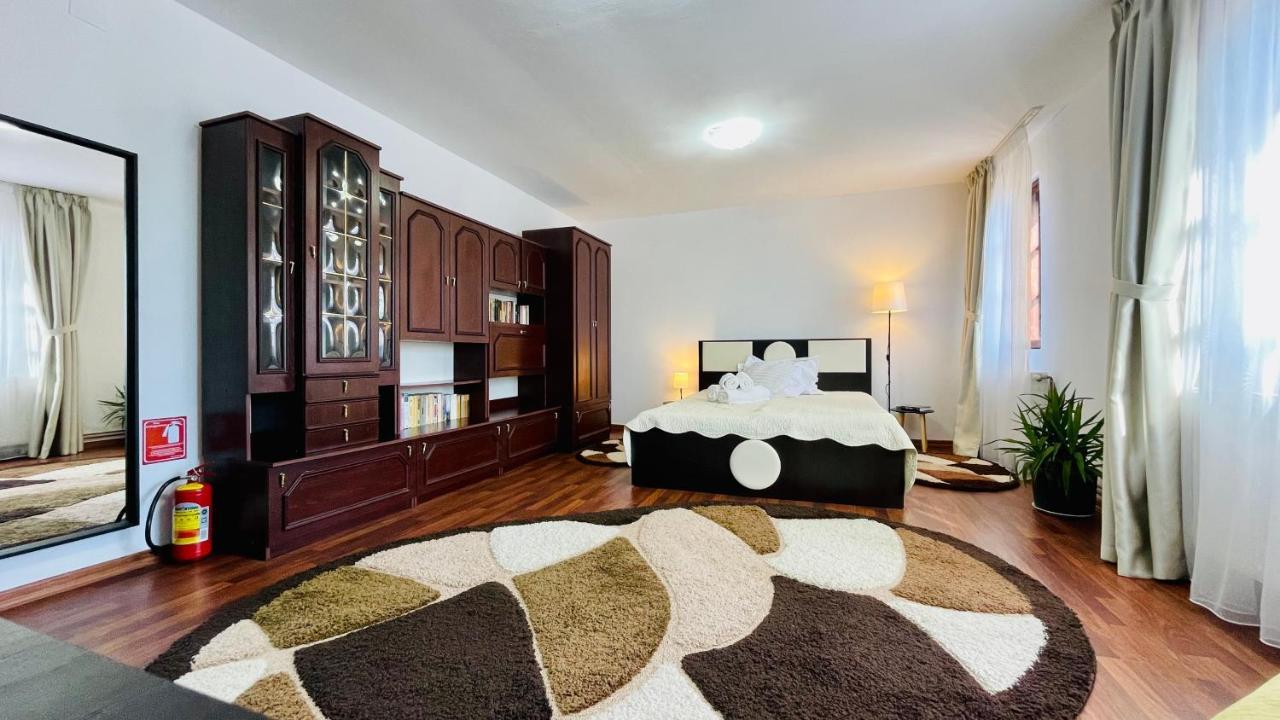 Leto House Lägenhet Târgu Jiu Exteriör bild