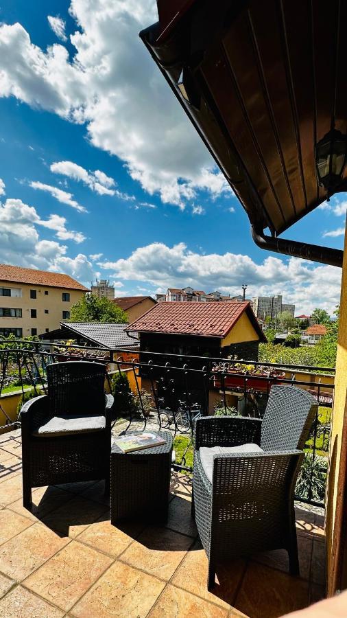 Leto House Lägenhet Târgu Jiu Exteriör bild
