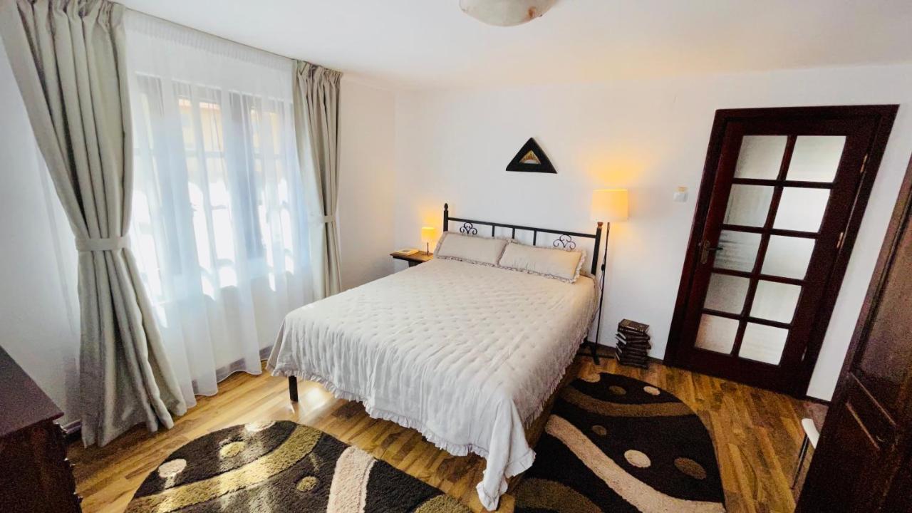 Leto House Lägenhet Târgu Jiu Exteriör bild