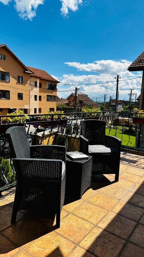 Leto House Lägenhet Târgu Jiu Exteriör bild