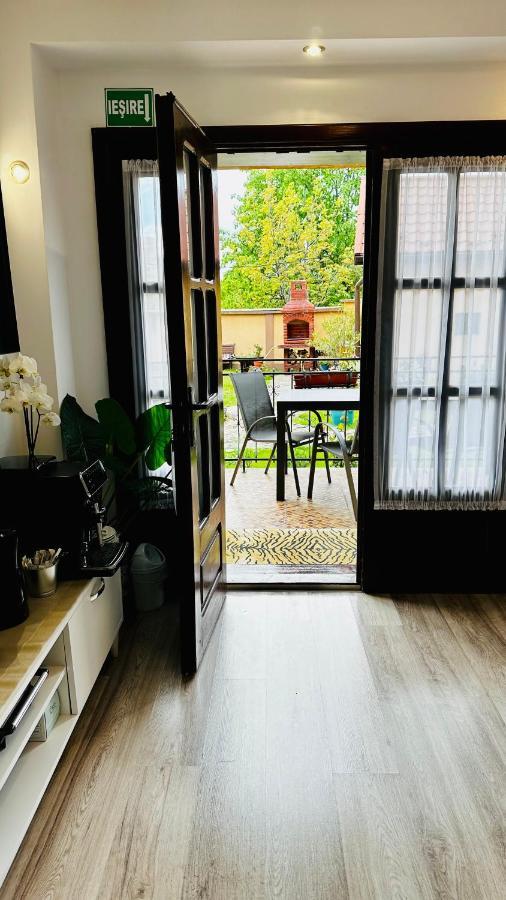 Leto House Lägenhet Târgu Jiu Exteriör bild