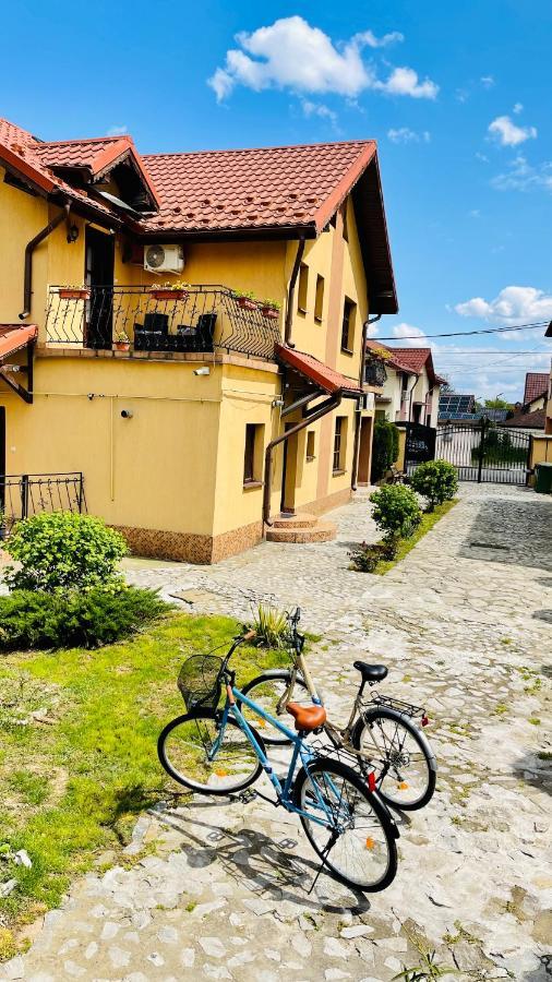 Leto House Lägenhet Târgu Jiu Exteriör bild