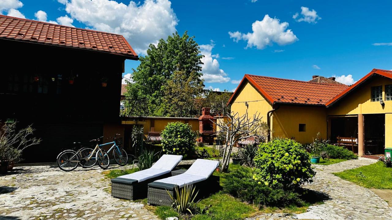Leto House Lägenhet Târgu Jiu Exteriör bild