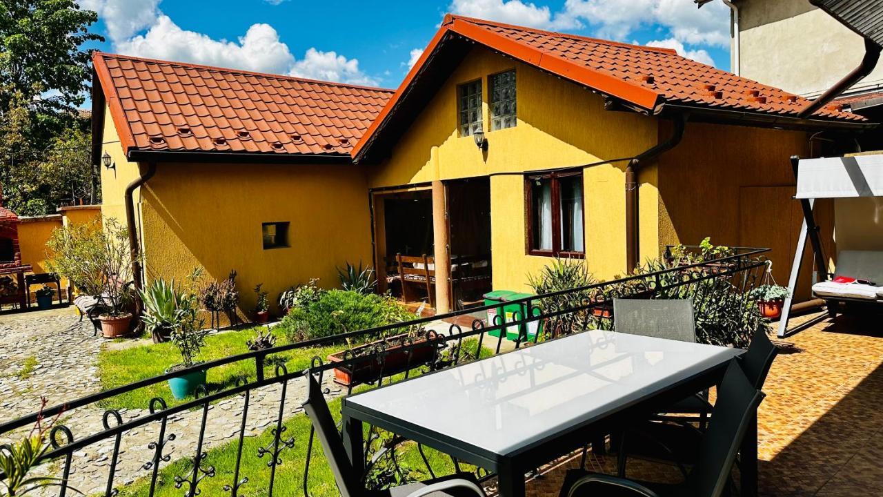 Leto House Lägenhet Târgu Jiu Exteriör bild