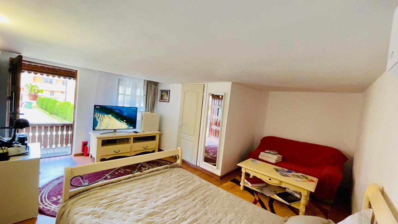 Leto House Lägenhet Târgu Jiu Exteriör bild